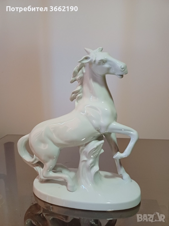 Порцеланов кон, снимка 1