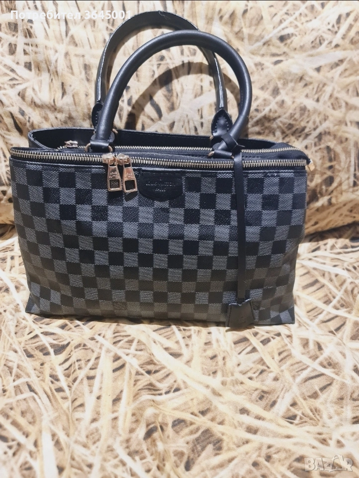 Луксозна дамска чанта Louis Vuitton от висококачествена изкуствена кожа, има и дълга дръжка.Нова , снимка 1