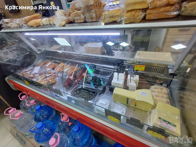 Хладилна витрина в много добро състояние, снимка 1