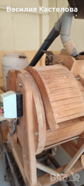 Каменна мелница за зърнени култури + Автоматично Сито, снимка 1