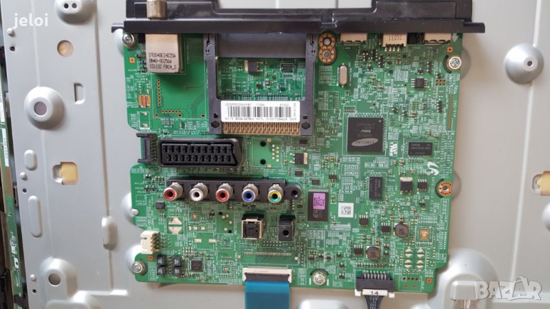 UE32F5000AW  счупена матрица, снимка 1