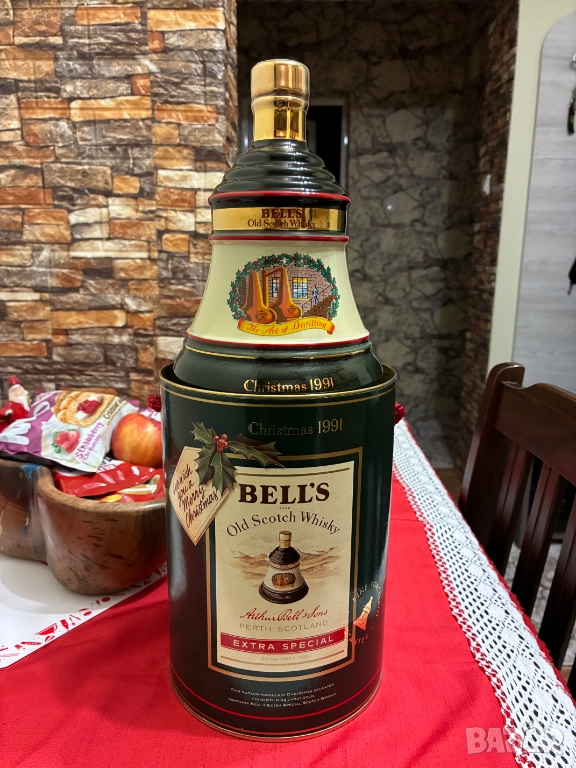 Уиски Белс / Bell's 1991 Christmas Decanter Whisky, снимка 1