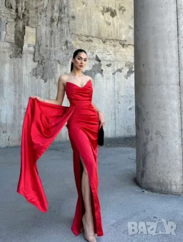 сатенена рокля 