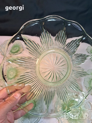 стъклено плато за торта със 6 чинийки от цветно зелено стъкло 28/3, снимка 4 - Други - 51873530