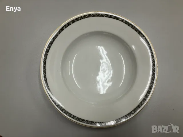 Чинии порцеланови от Чехословакия, снимка 2 - Чинии - 49650884