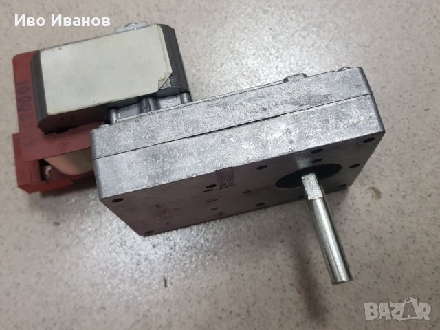 Продавам мотори за дюнер машини , снимка 3 - Друго търговско оборудване - 36715342