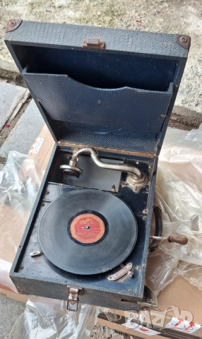 Старинен грамофон с манивела, снимка 3 - Антикварни и старинни предмети - 52829490