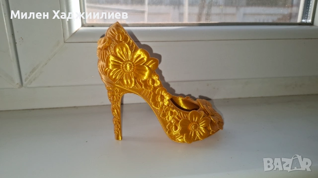 Дамска обувка с цветя - сувенир