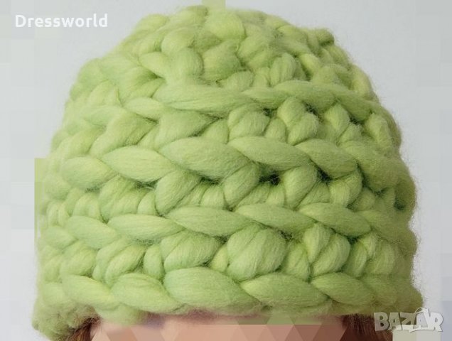 Ръчно плетена нова зимна шапка от мериносова вълна