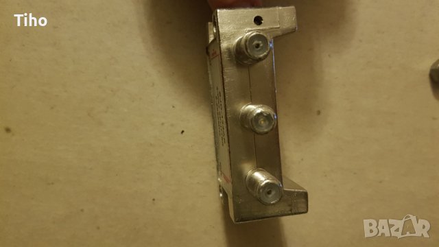 сплитер с захранване за сателитни приемник , снимка 2 - Приемници и антени - 39203609