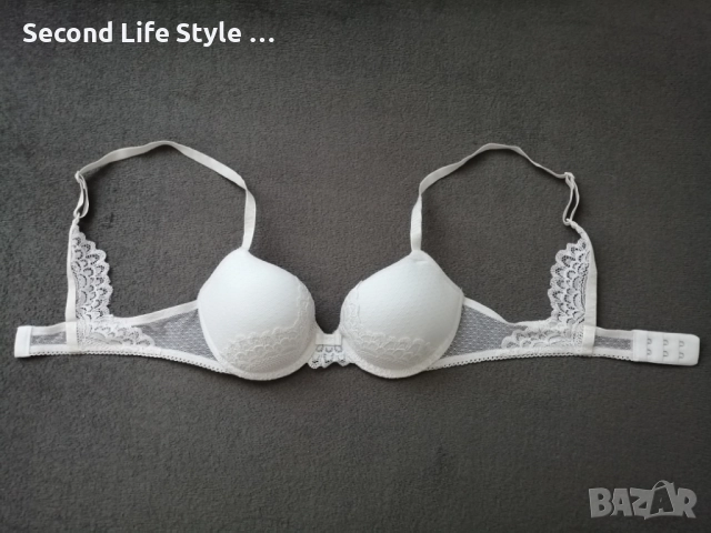 70B Triumph бял луксозен дантелен сутиен, снимка 12 - Бельо - 52907931