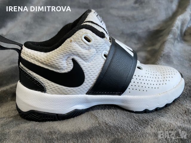 Nike Team Hustle, снимка 3 - Детски маратонки - 35304340