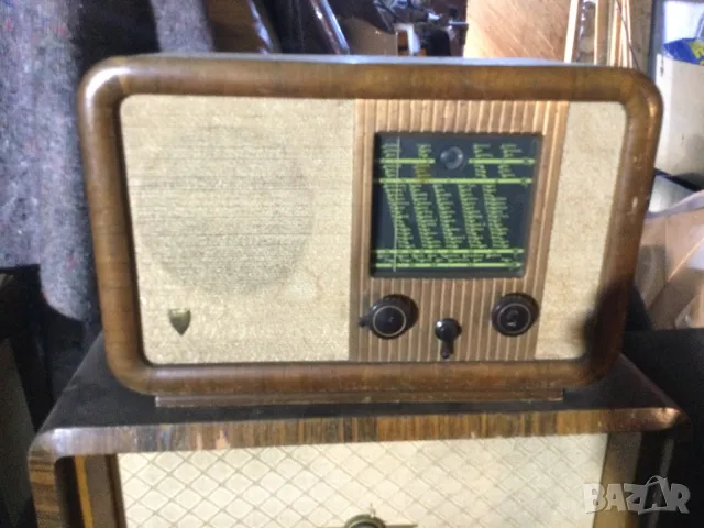 Стари радио апарати, снимка 14 - Антикварни и старинни предмети - 49729227