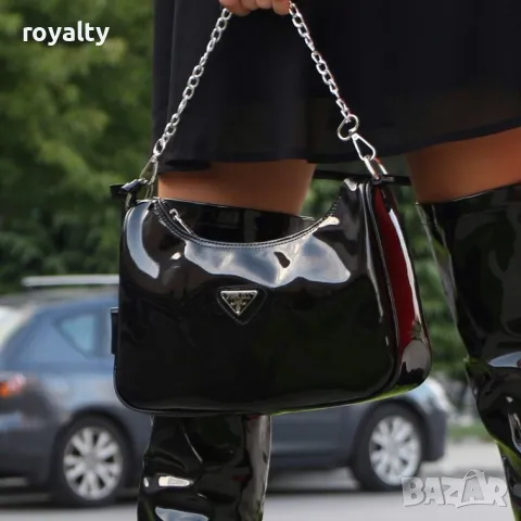 Дамска чанта - черен лак
