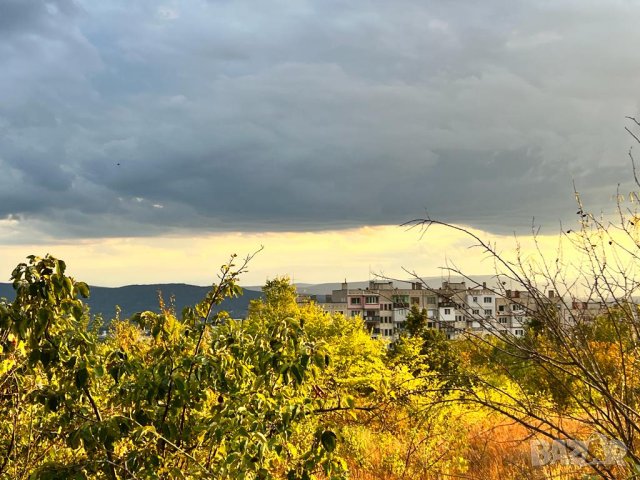 Дворно Място в Казанлък 460 кв. на Тюлбето. Парцел / Място в Източното до Калдъръмения Път , снимка 3 - Парцели - 42132141