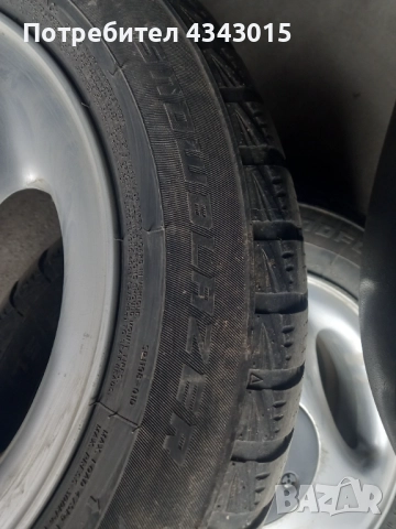 4 броя гуми , снимка 4 - Гуми и джанти - 52887676