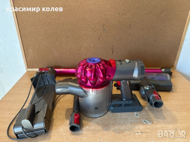 акумулаторна прахосмукачка "DYSON V7"/пълен комплект/