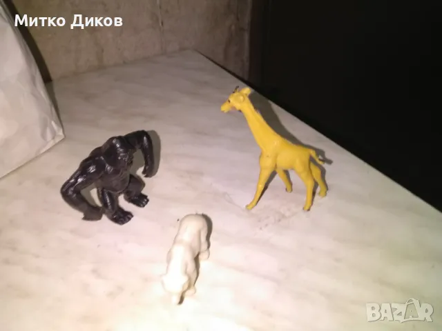 Пластмасова горила Кинг Конг жираф и мече , снимка 3 - Фигурки - 48999113