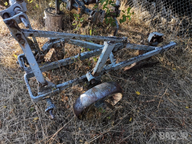 Плуг тракторен-три тела, снимка 3 - Селскостопанска техника - 54335648