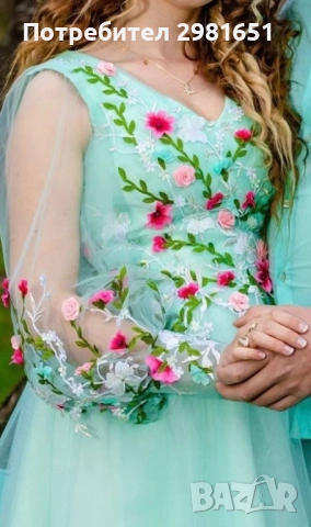 Рокля с 3 д цветя, снимка 2 - Рокли - 53143723