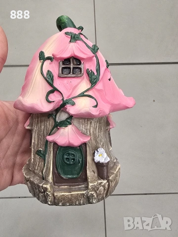 соларна лампа къщичка