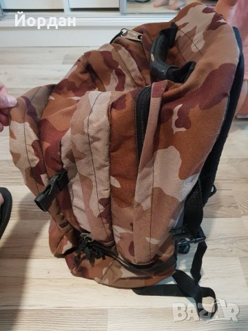 Раница Eastpack перфектно състояние. Голяма, снимка 2 - Раници - 34502287