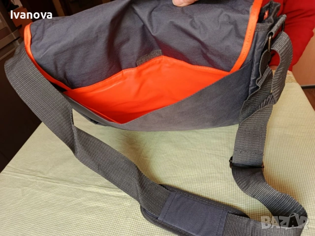 Френска чанта на Banijay Entertainment за лаптоп, снимка 4 - Чанти - 54009227