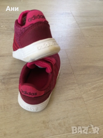 Детски розови маратонки Adidas., снимка 5 - Детски маратонки - 54302551