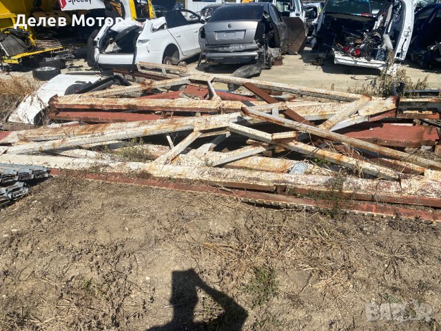 Продавам конструкция от метално хале, 1.20 лв на кг.