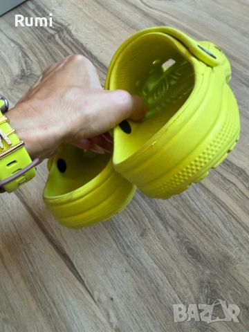 Оригинални електрикави цветни чехли Crocs ! 33 н, снимка 7 - Детски сандали и чехли - 53761183