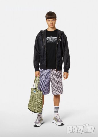 VERSACE Greca Medusa Logo Print Мъжка Тениска size XL и XXL, снимка 4 - Тениски - 36877048