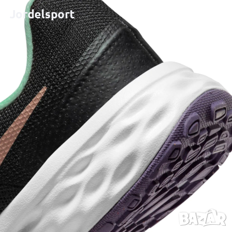 Дамски маратонки Nike Revolution 6, снимка 8 - Маратонки - 44697100