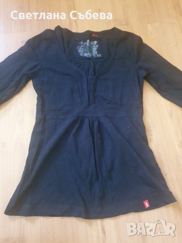 Черна разкроена блуза, снимка 2 - Блузи с дълъг ръкав и пуловери - 30654211
