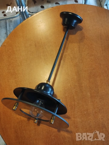 Продава черен абажур , полилей 