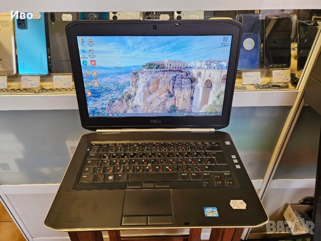 14" лаптоп DELL P16G Core i5, RAM 8GB, Windows 10 Pro SSD 120GB  В отлично техническо и визуално със, снимка 5 - Лаптопи за дома - 52882503