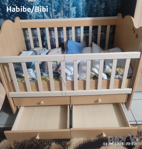 Детско легло със люлеещ механизъм