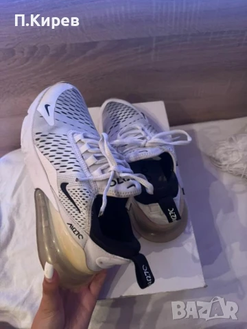 Продавам оригинални Nike Air Max 270 в бяло с черни акценти., снимка 1