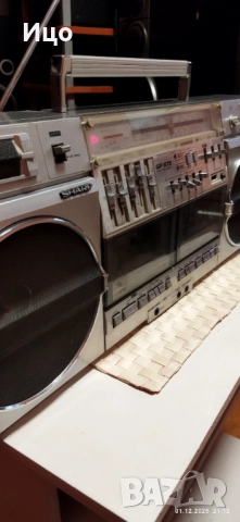 Sharp GF-575 радиокасетофон.