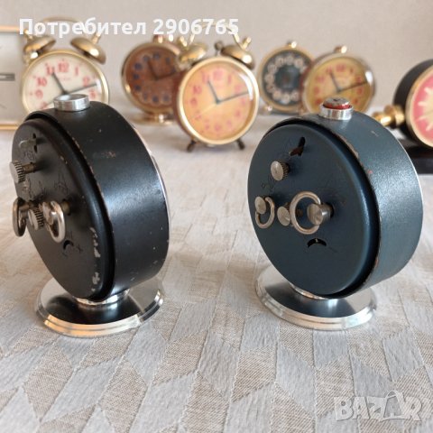 Часовник будилник Слава бяла стойка работещ, снимка 2 - Антикварни и старинни предмети - 44323440