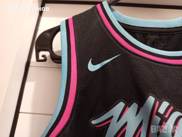 Чисто нов оригинален потник на Miami Heat - Dwyane Wade, снимка 10 - Баскетбол - 51656623