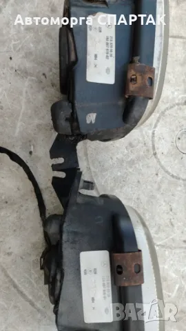 Ляв и десен халоген за Mercedes C-class W203 sport coupe 2001-2008, снимка 2 - Части - 48394956