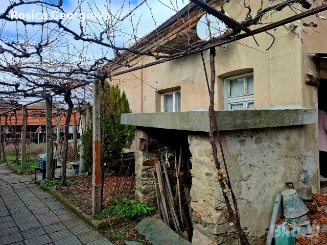 Къща в с.Славовица , снимка 2 - Къщи - 55999840