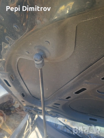 Амотресиор преден капак VW Golf Mk5 2006