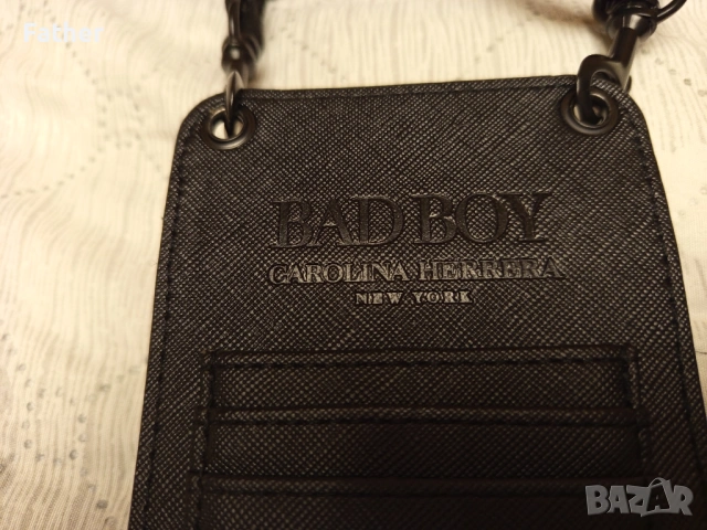 Чантичка за телефон - Bad Boy на Carolina Herrera, снимка 3 - Калъфи, кейсове - 53065976