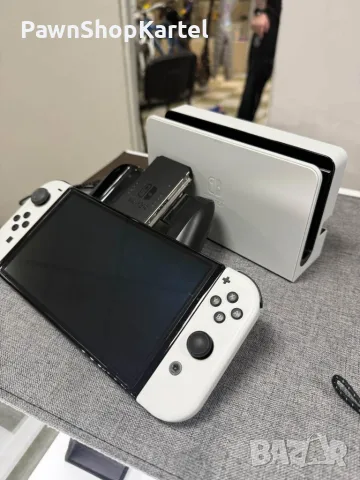 ПРОДАВА СЕ NINTENDO SWITCH OLED – БЯЛ, снимка 2 - Nintendo конзоли - 56540518