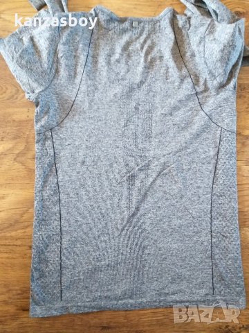 NIKE DRI-FIT KNIT SHORT-SLEEVE - страхотна дамска блуза, снимка 11 - Блузи с дълъг ръкав и пуловери - 31928407