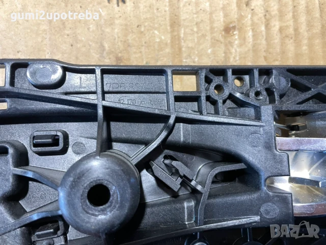 Вътрешна Дръжка Задна Лява Врата 7P5837019 Porsche Cayenne 3.0D 92A/EG22/2012, снимка 5 - Части - 50811845