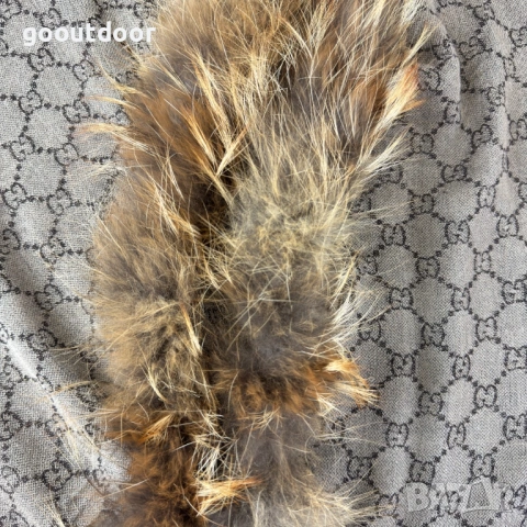 Gucci Fox Fur Wool Silk Scarf stole poncho GG monogram 124x130, снимка 8 - Шалове - 53332890