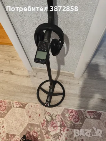 Деус 1 без слушалките