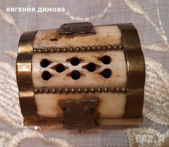 Кутийка от камилска кост , снимка 4 - Антикварни и старинни предмети - 40838602